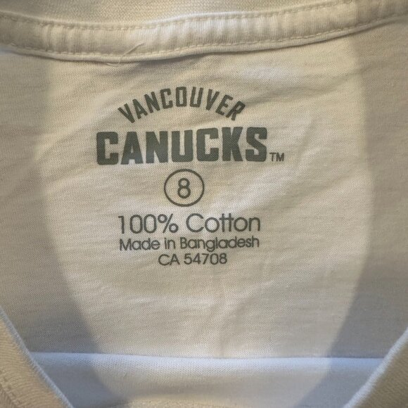 Vancouver Canucks Hockey T-Shirt White Womens Size 8 Short Sleeve Tee - Picture 4 of 5